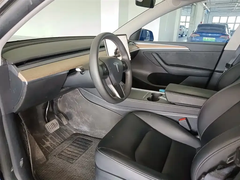 Tesla Model Y — фото 7