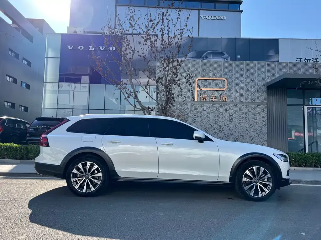 Volvo V90 2023 из CN, фото 10