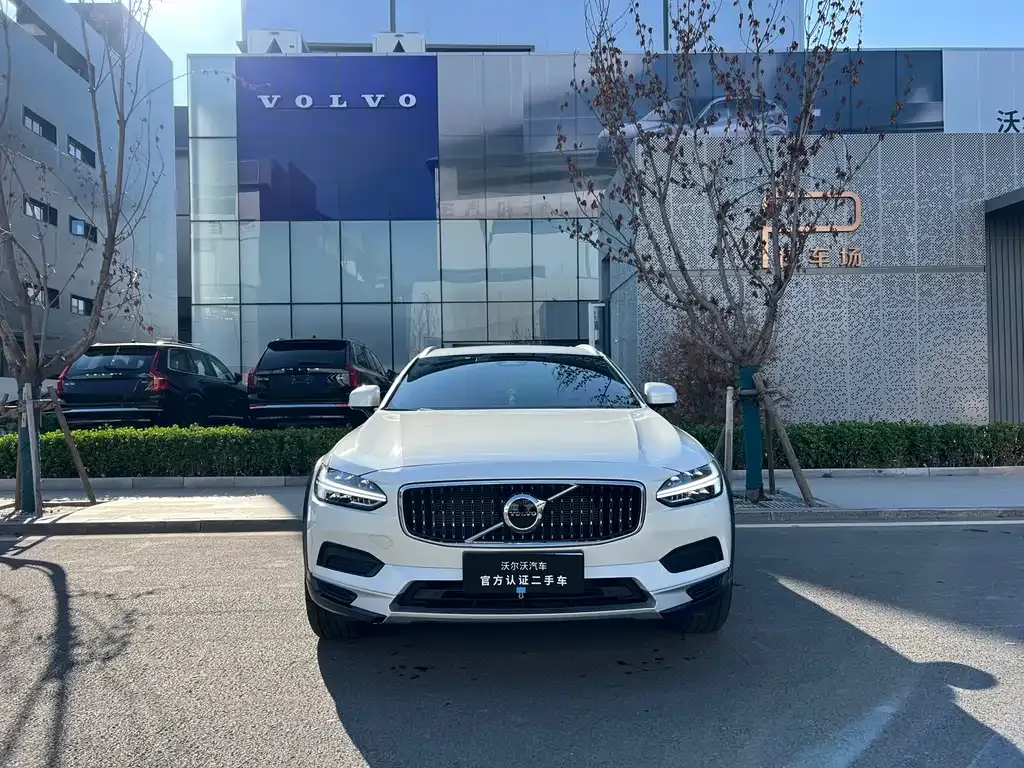 Volvo V90 2023 из CN, фото 2