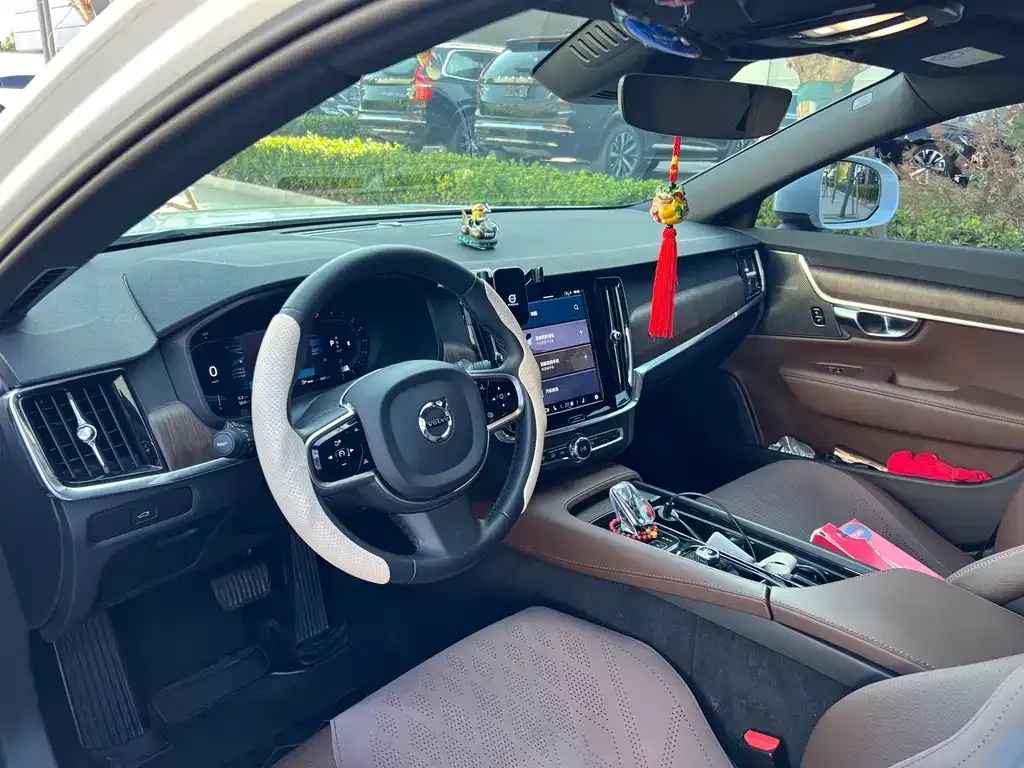 Volvo V90 2023 из CN, фото 5