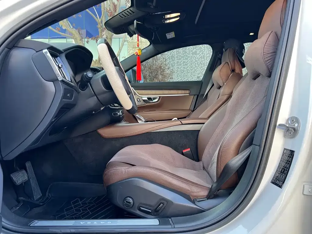 Volvo V90 2023 из CN, фото 7