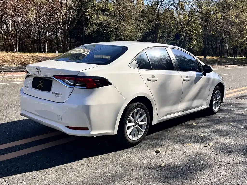 Toyota Corolla — фото 9