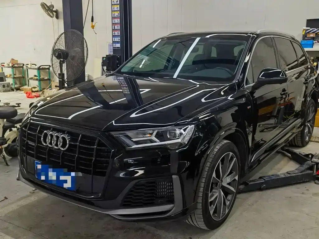 Audi Q7 2023 из CN, фото 1