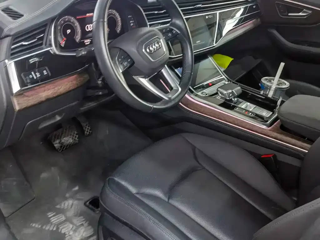 Audi Q7 2023 из CN, фото 6