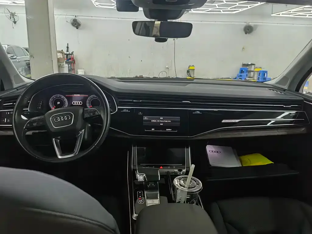 Audi Q7 2023 из CN, фото 9
