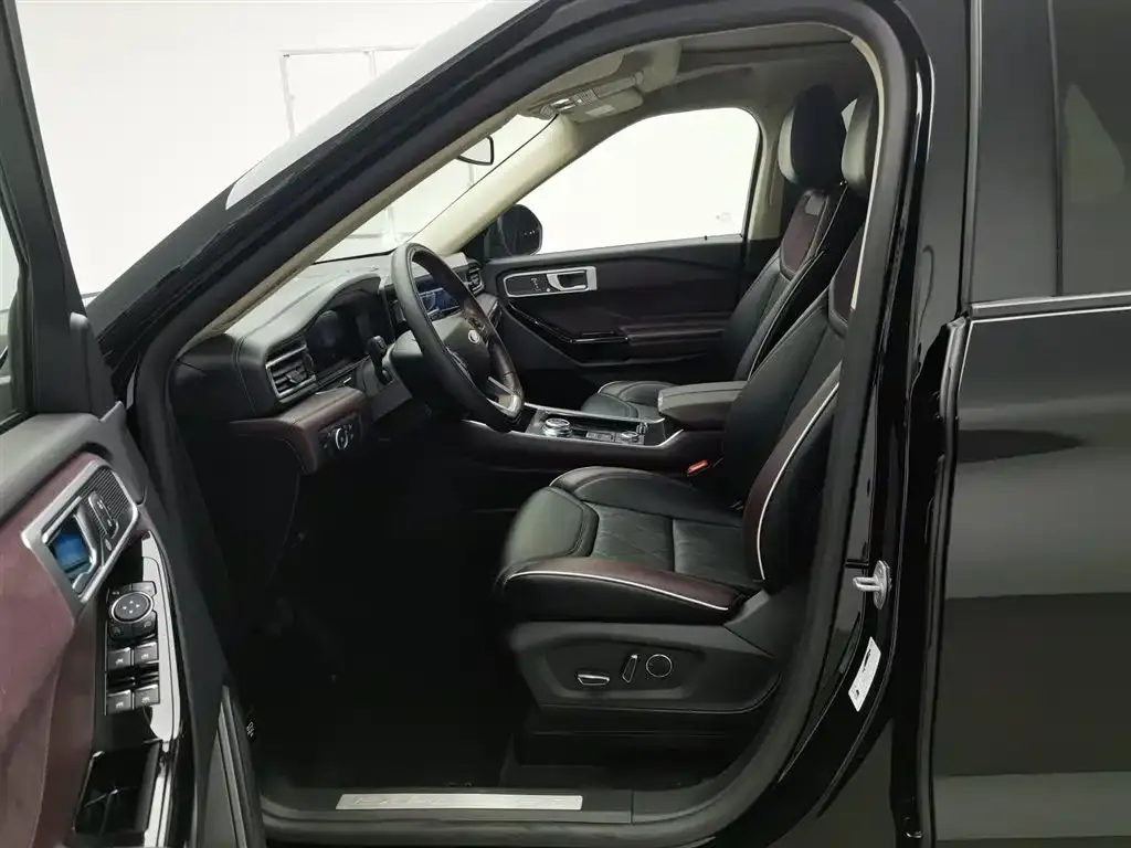 Ford Explorer 2023 из CN, фото 10