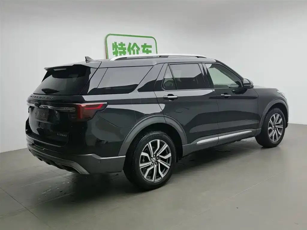 Ford Explorer 2023 из CN, фото 2