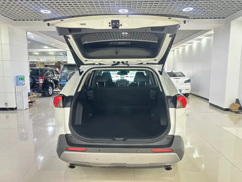 Toyota RAV4 2021 из CN, фото 7