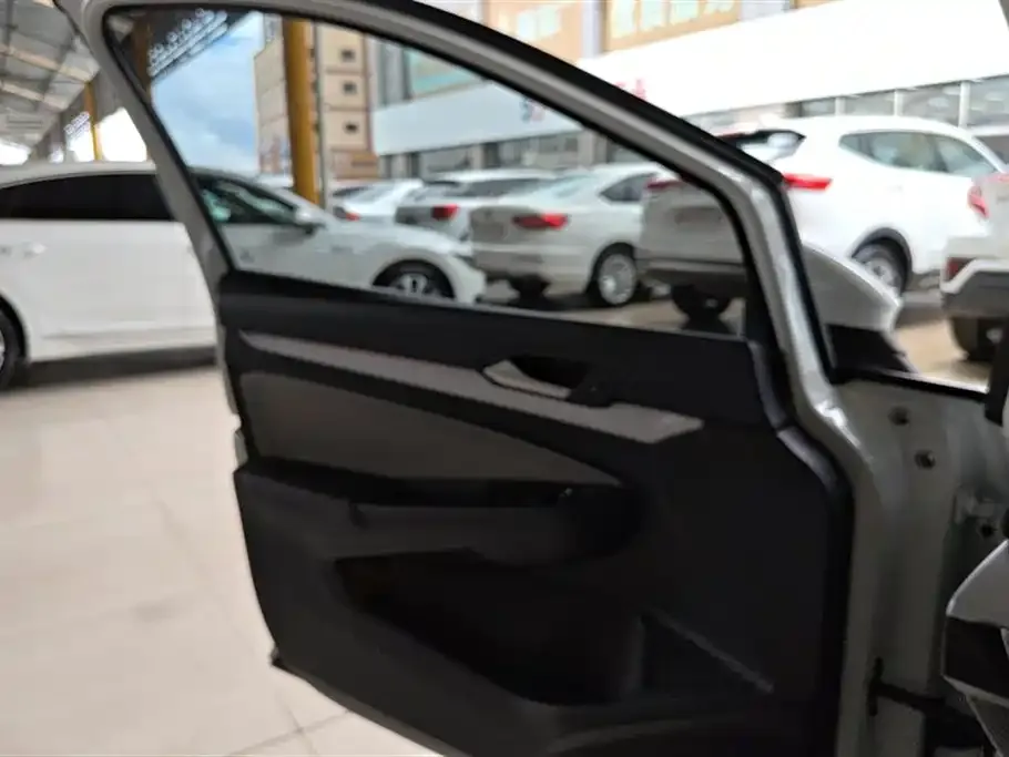 Volkswagen Golf 2021 из CN, фото 7