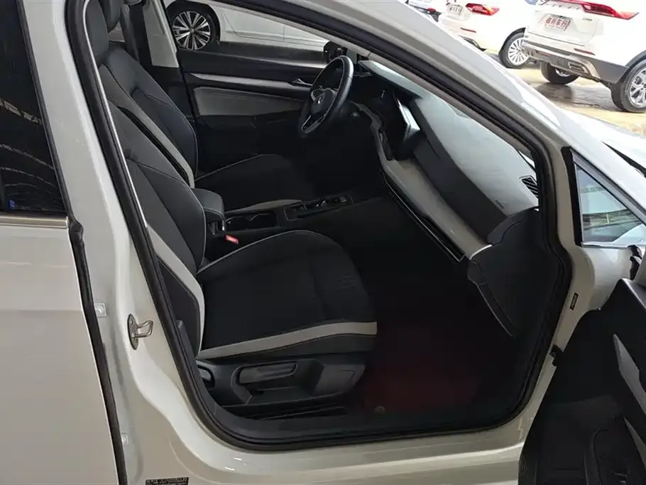 Volkswagen Golf 2021 из CN, фото 8