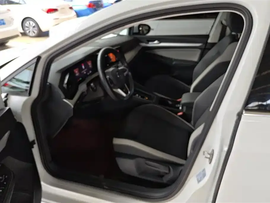 Volkswagen Golf 2021 из CN, фото 9