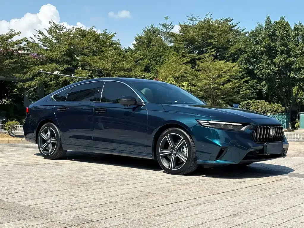 Honda Inspire PHEV 2023 из CN, фото 3