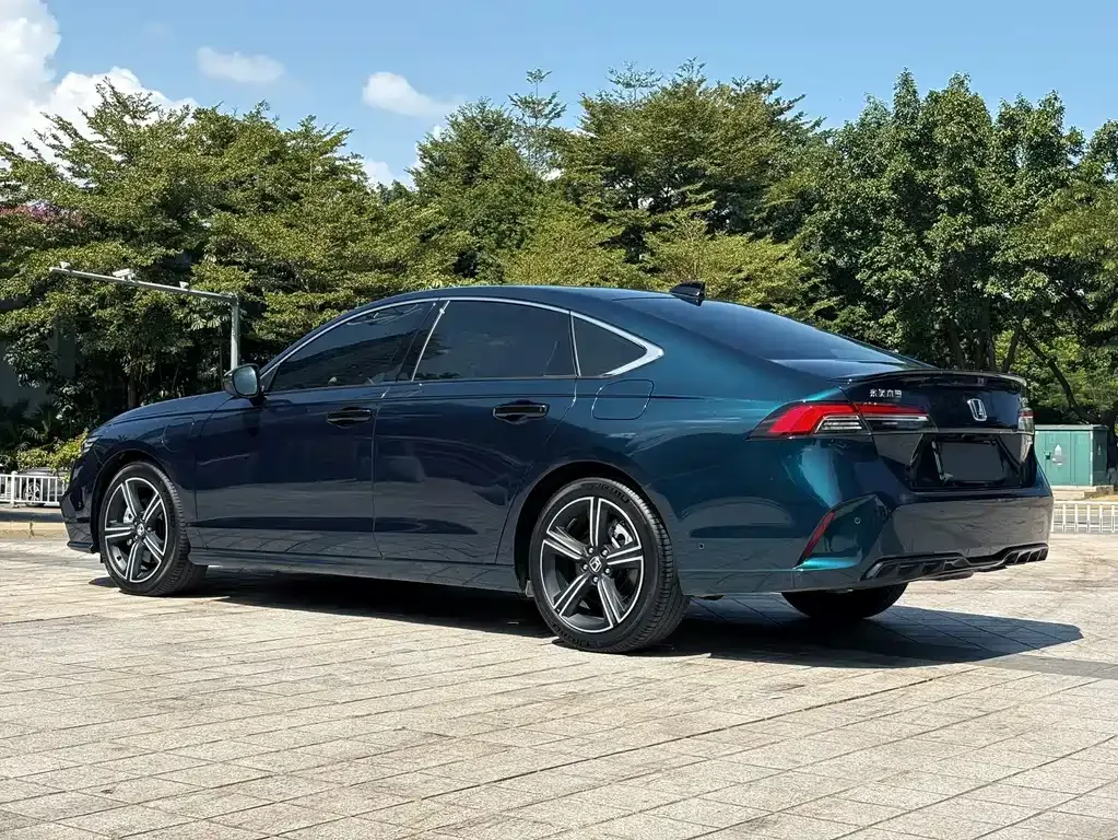 Honda Inspire PHEV 2023 из CN, фото 4