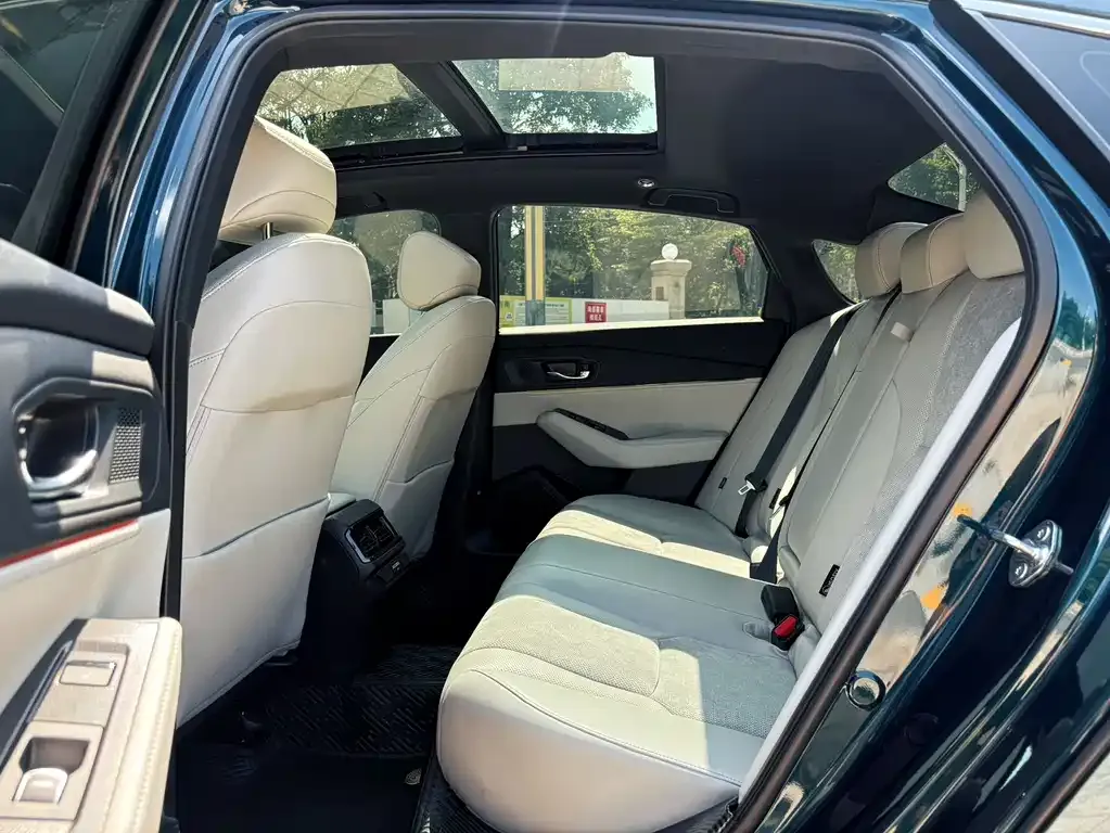 Honda Inspire PHEV 2023 из CN, фото 8