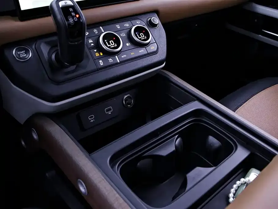 Land Rover Defender 2024 из CN, фото 9