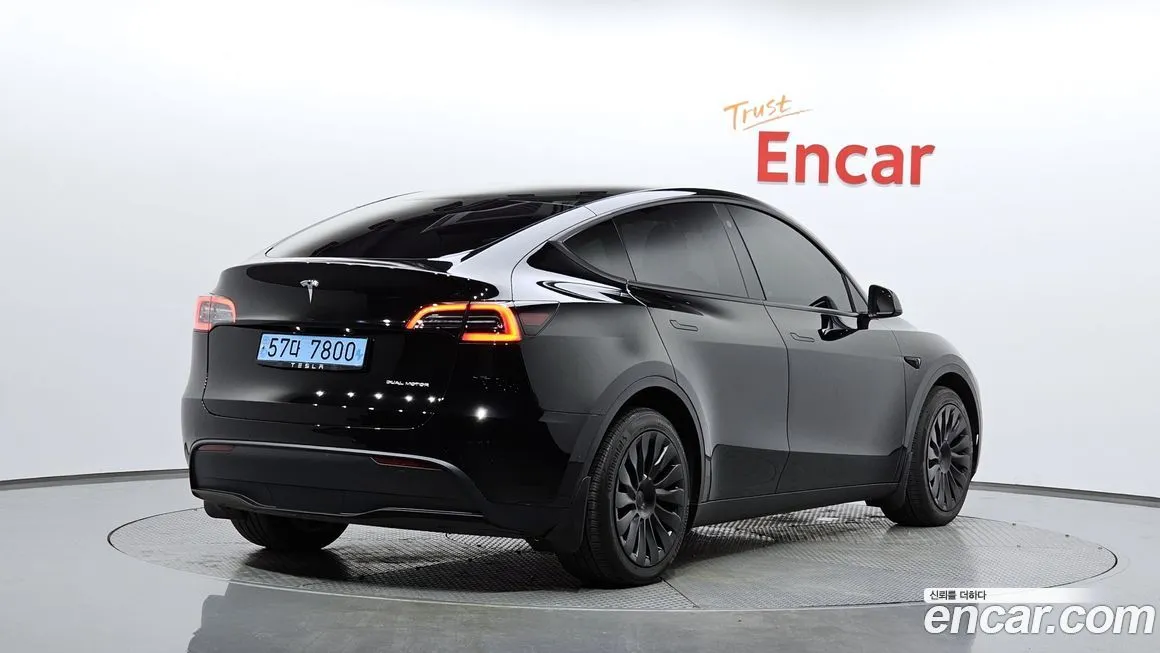 Tesla Model Y — фото 2