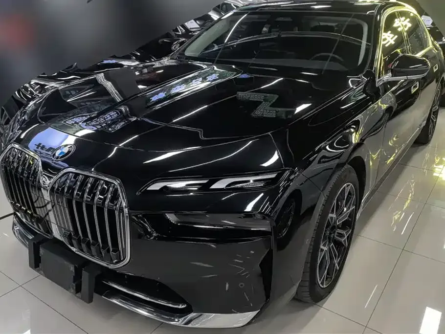 BMW 7 Series 2023 из CN, фото 1