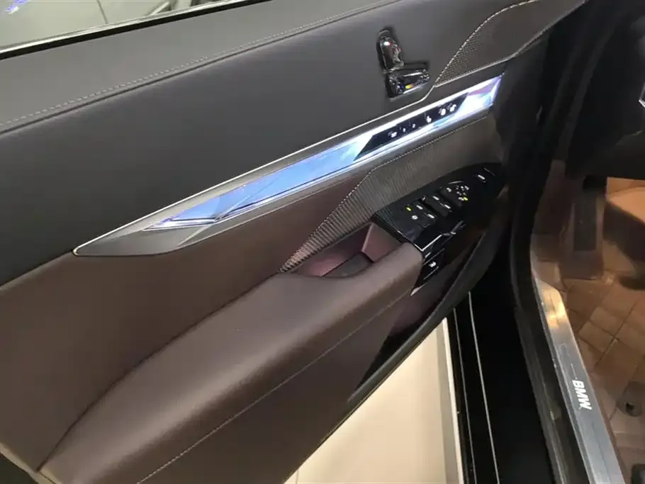 BMW 7 Series 2023 из CN, фото 7