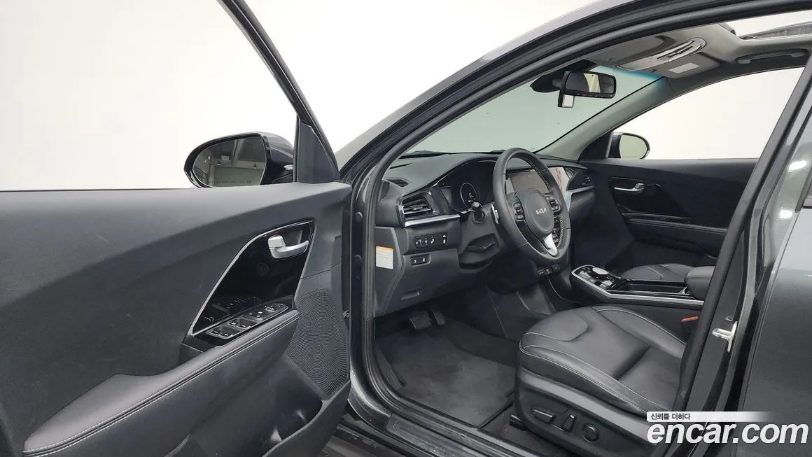 Kia Niro — фото 10