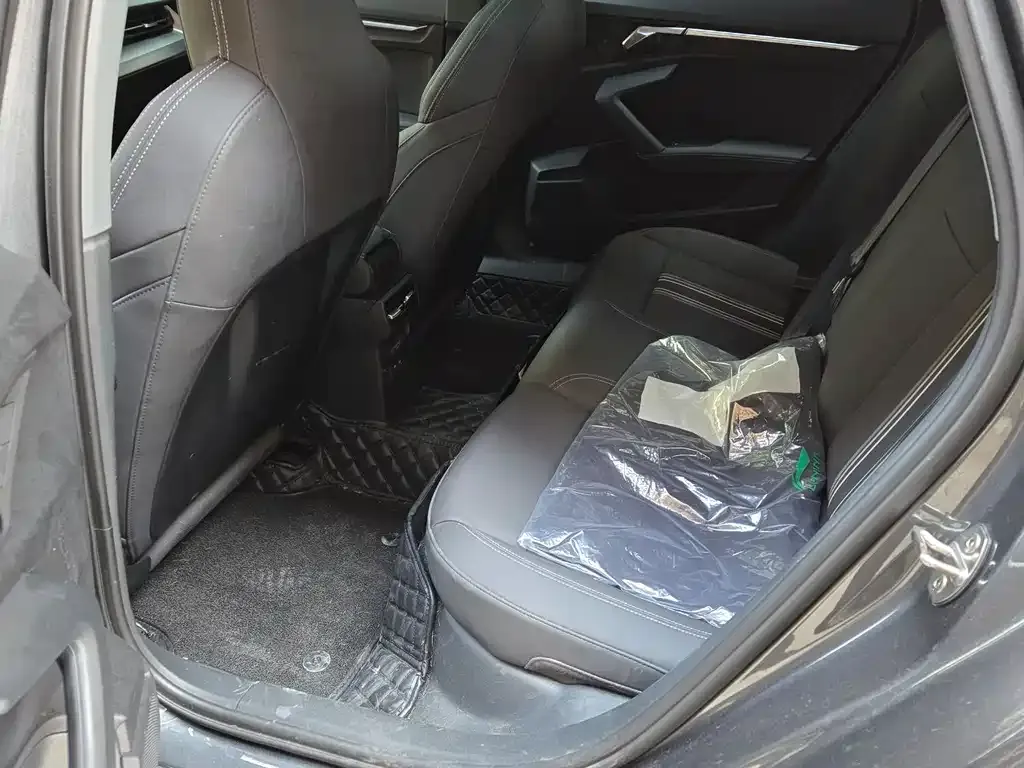 Audi A3 2023 из CN, фото 7