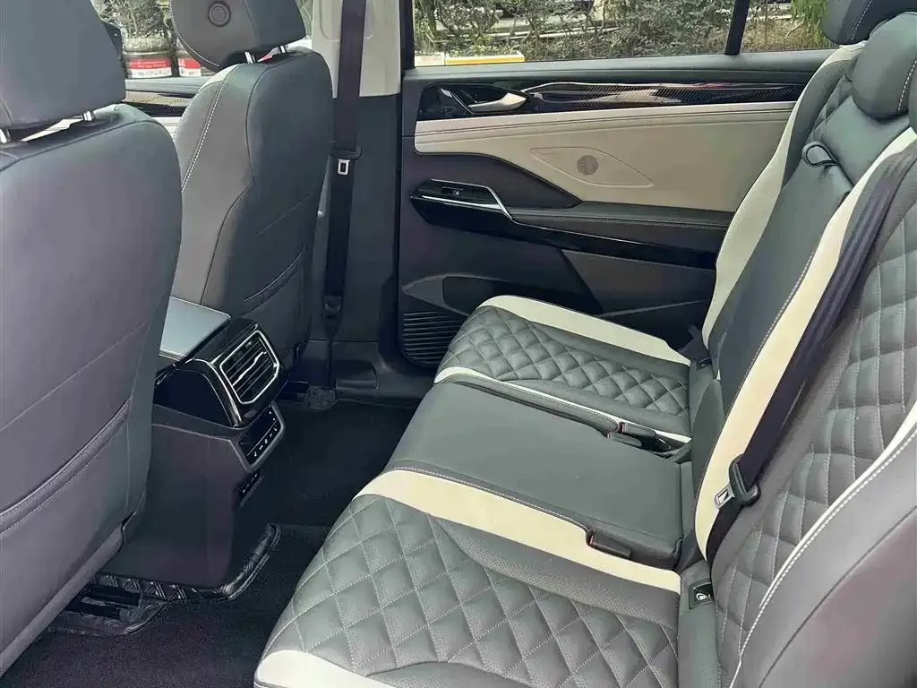 [object Object] ID.6 Crozz 2023 из CN, фото 9