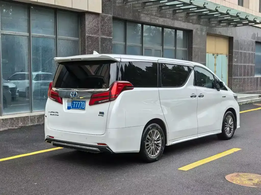 Toyota Alphard 2022 из CN, фото 4
