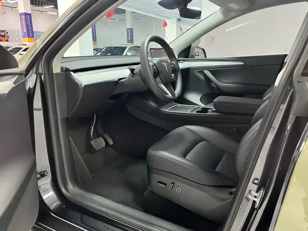 Tesla Model Y 2024 из CN, фото 5