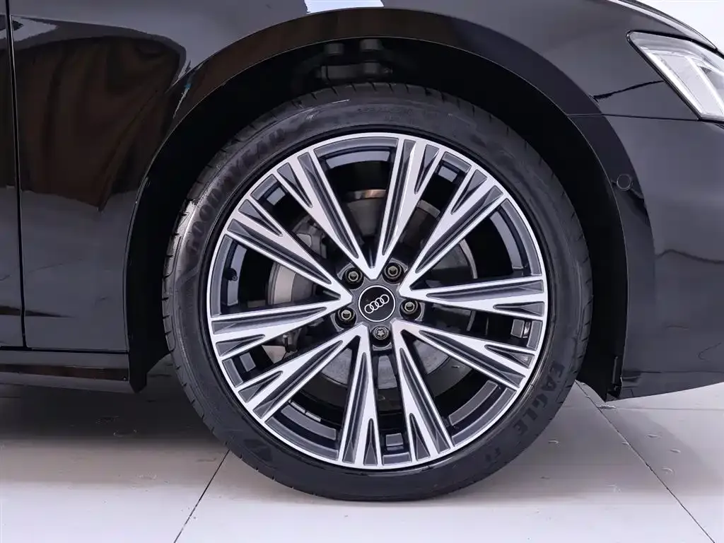 Audi A6L 2024 из CN, фото 6