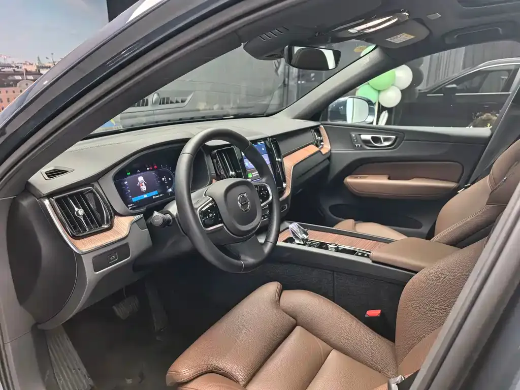Volvo XC60 2025 из CN, фото 5