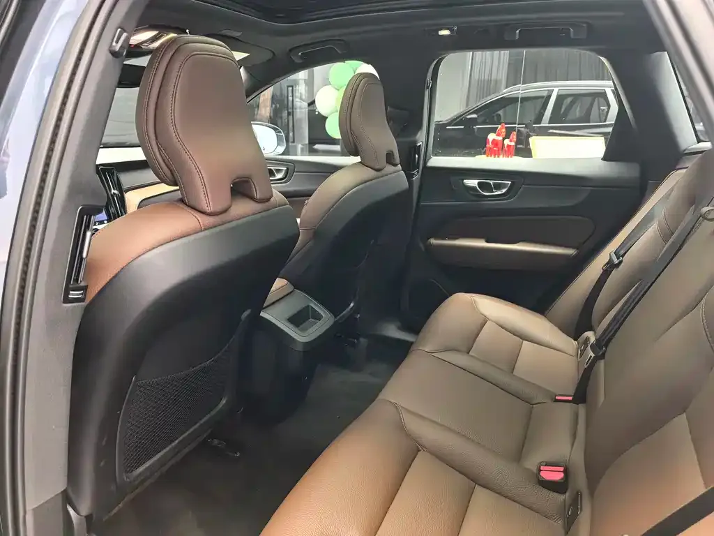 Volvo XC60 2025 из CN, фото 6