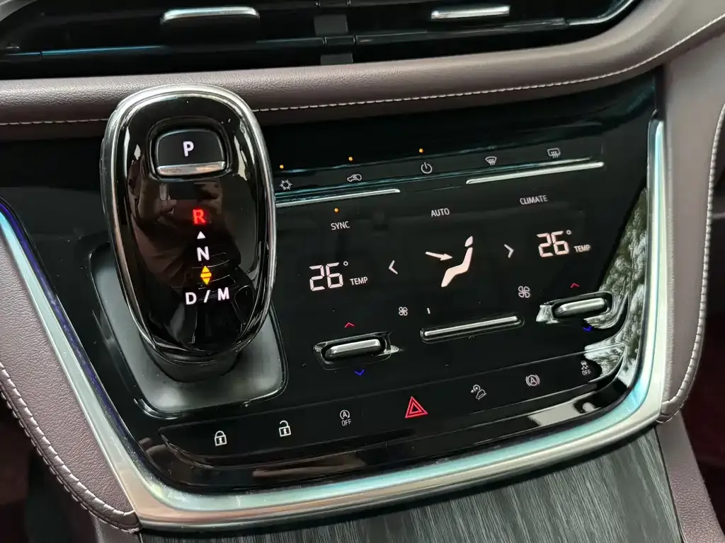 Buick GL8 2021 из CN, фото 9