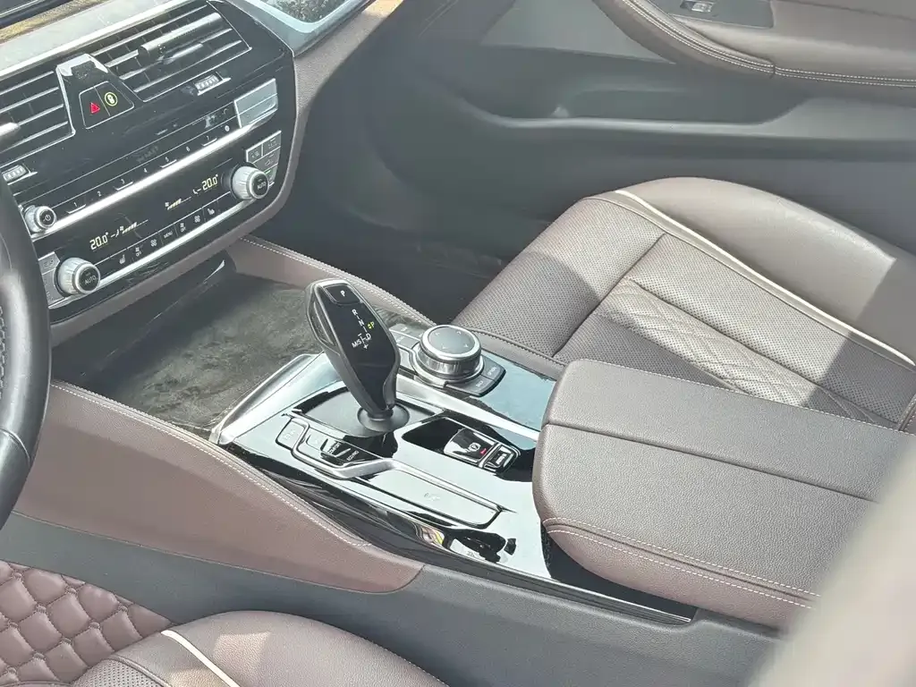 BMW 5 Series 2022 из CN, фото 7