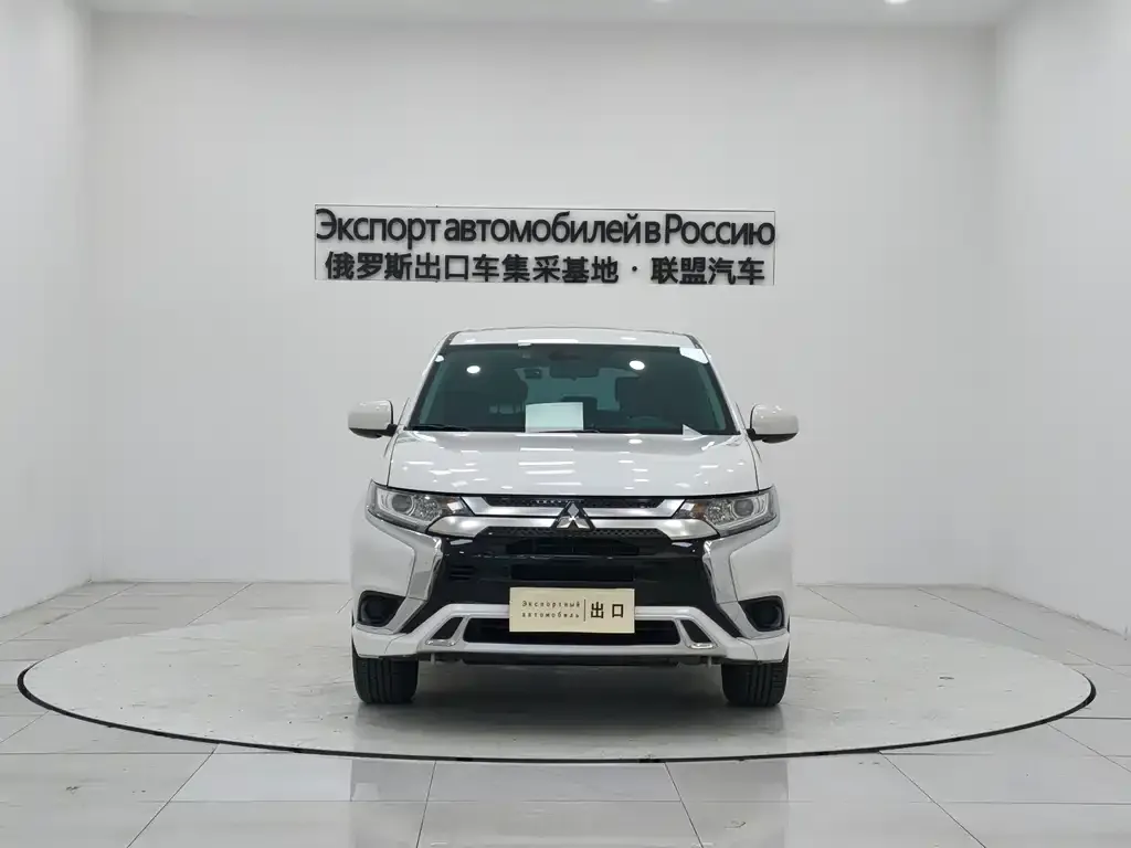 Mitsubishi Outlander 2022 из CN, фото 2