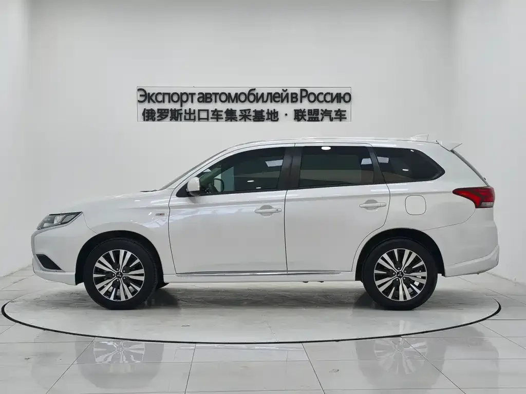 Mitsubishi Outlander 2022 из CN, фото 4