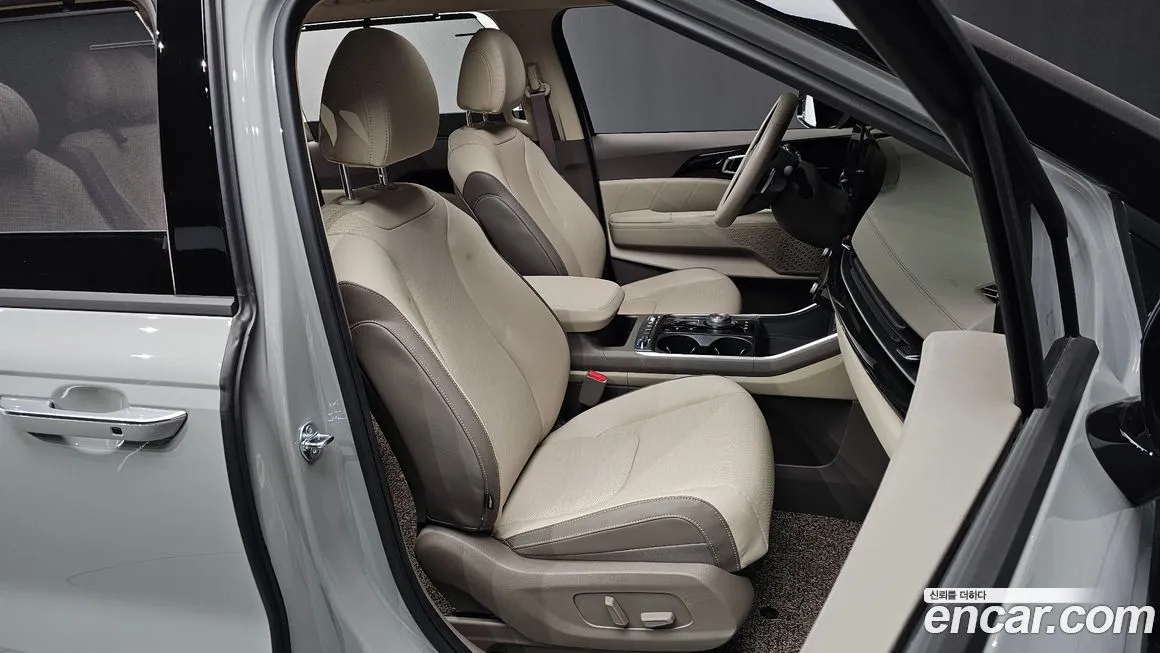 Kia Carnival — фото 10