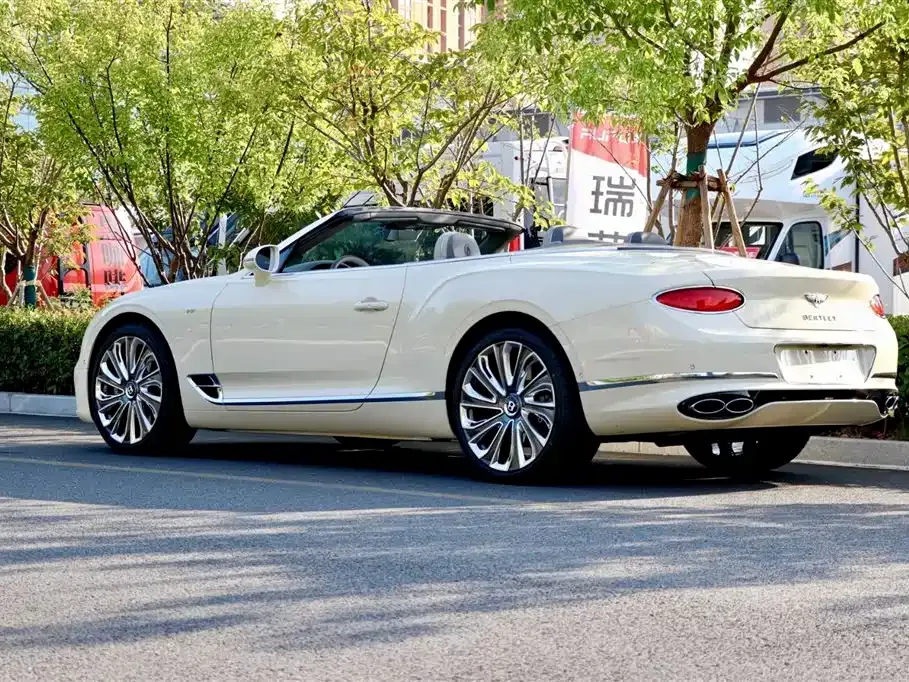 Bentley Continental 2021 из CN, фото 3