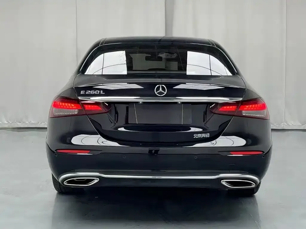 Mercedes-Benz E-Class — фото 8