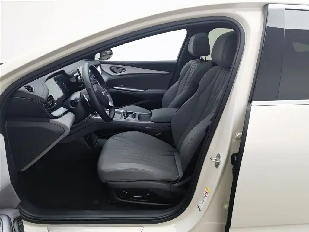 BYD Seal 07 DM-i — фото 10