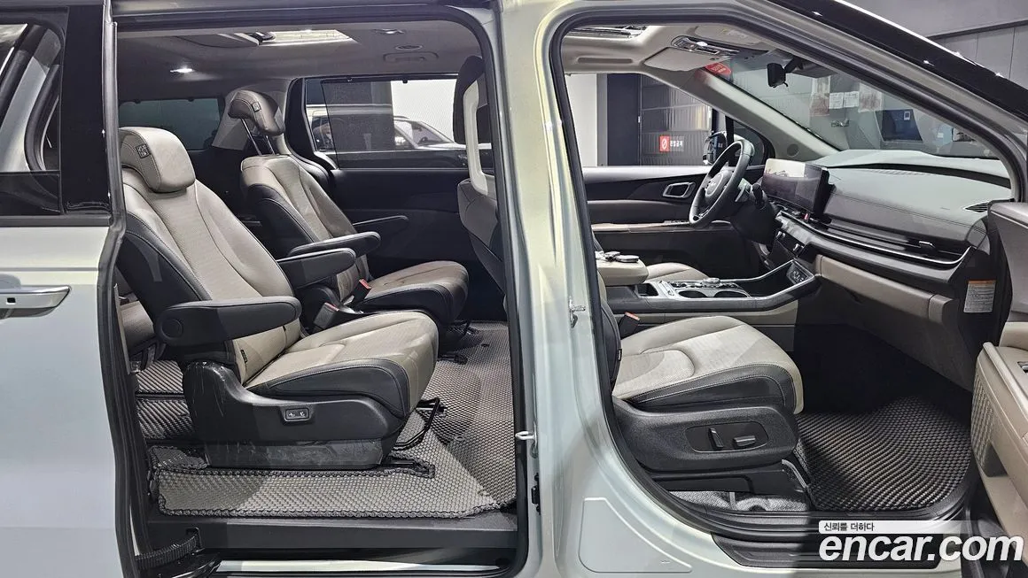 Kia Carnival — фото 10