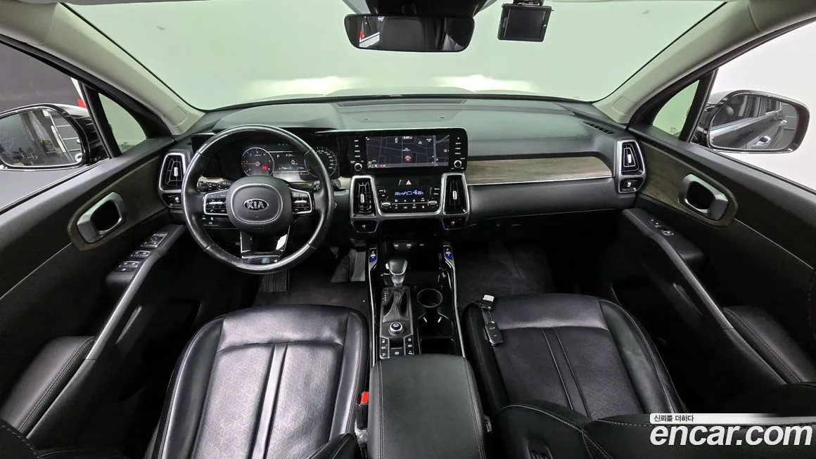 Kia Sorento — фото 7
