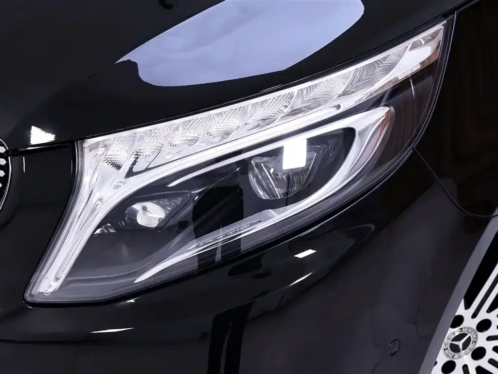 Mercedes-Benz V-Class 2022 из CN, фото 4