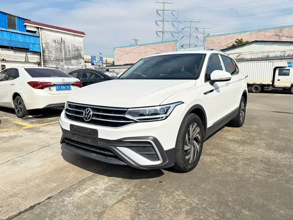 Volkswagen Tiguan L 2023 из CN, фото 1