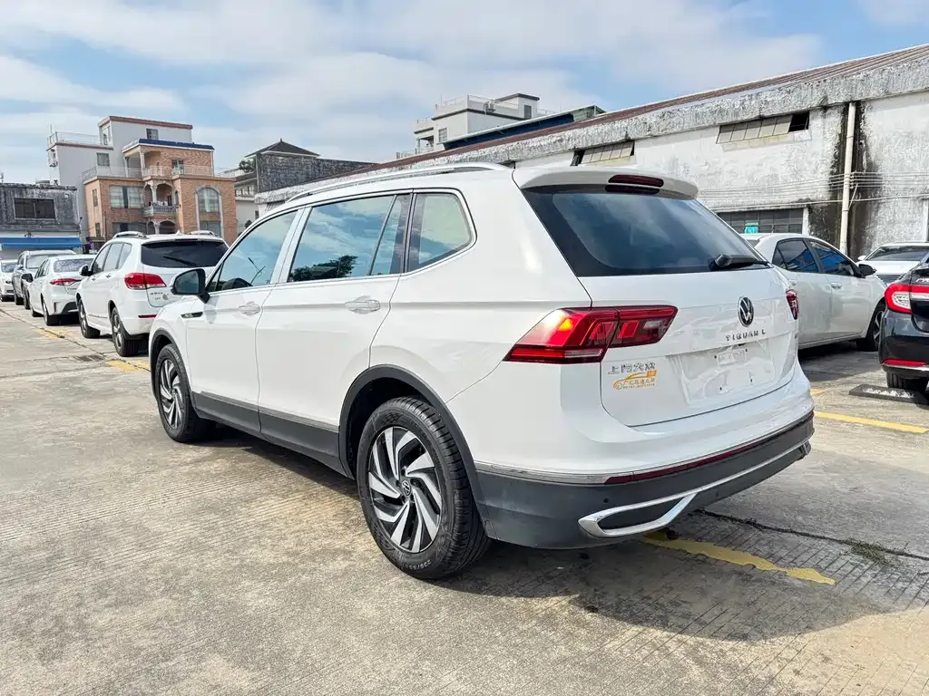 Volkswagen Tiguan L 2023 из CN, фото 4