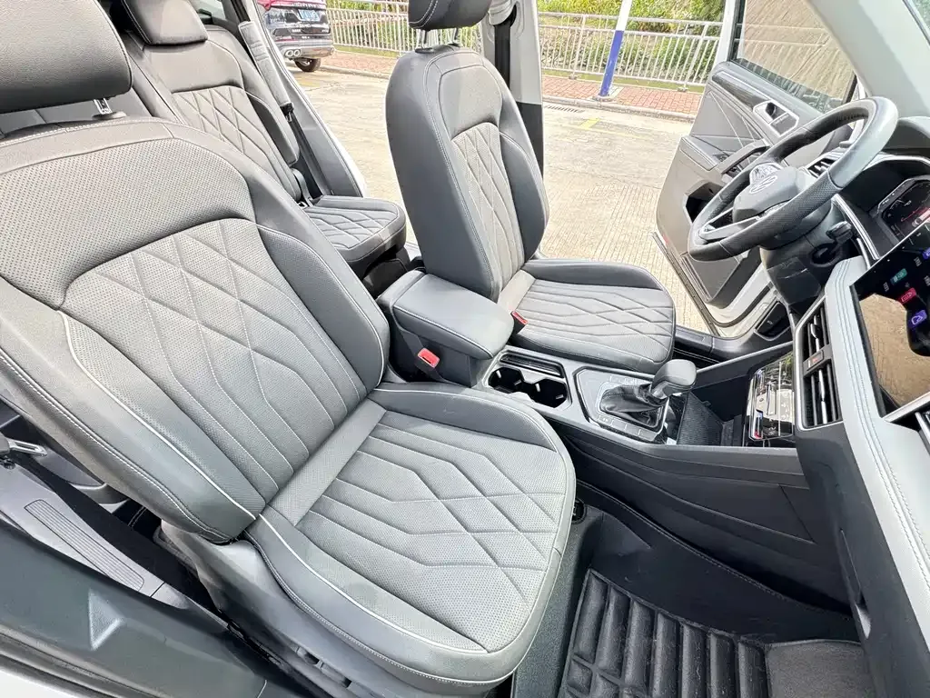 Volkswagen Tiguan L 2023 из CN, фото 8