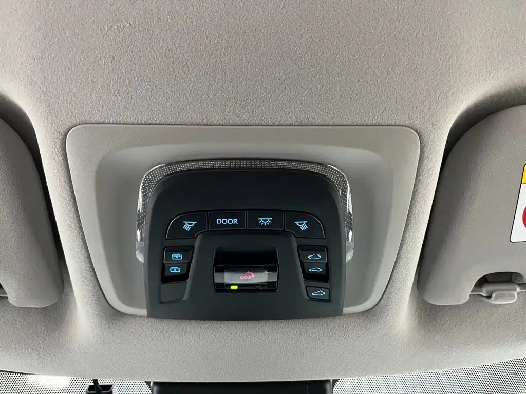 Toyota Corolla Cross 2022 из CN, фото 8