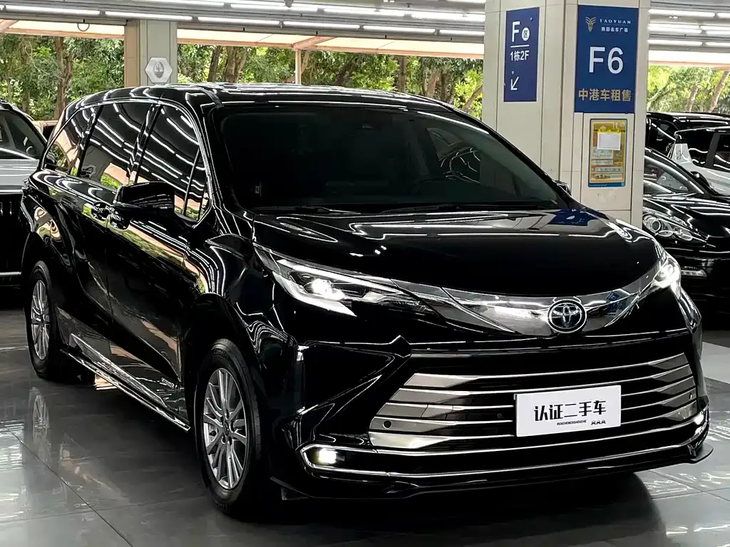 Toyota Sienna 2023 из CN, фото 4