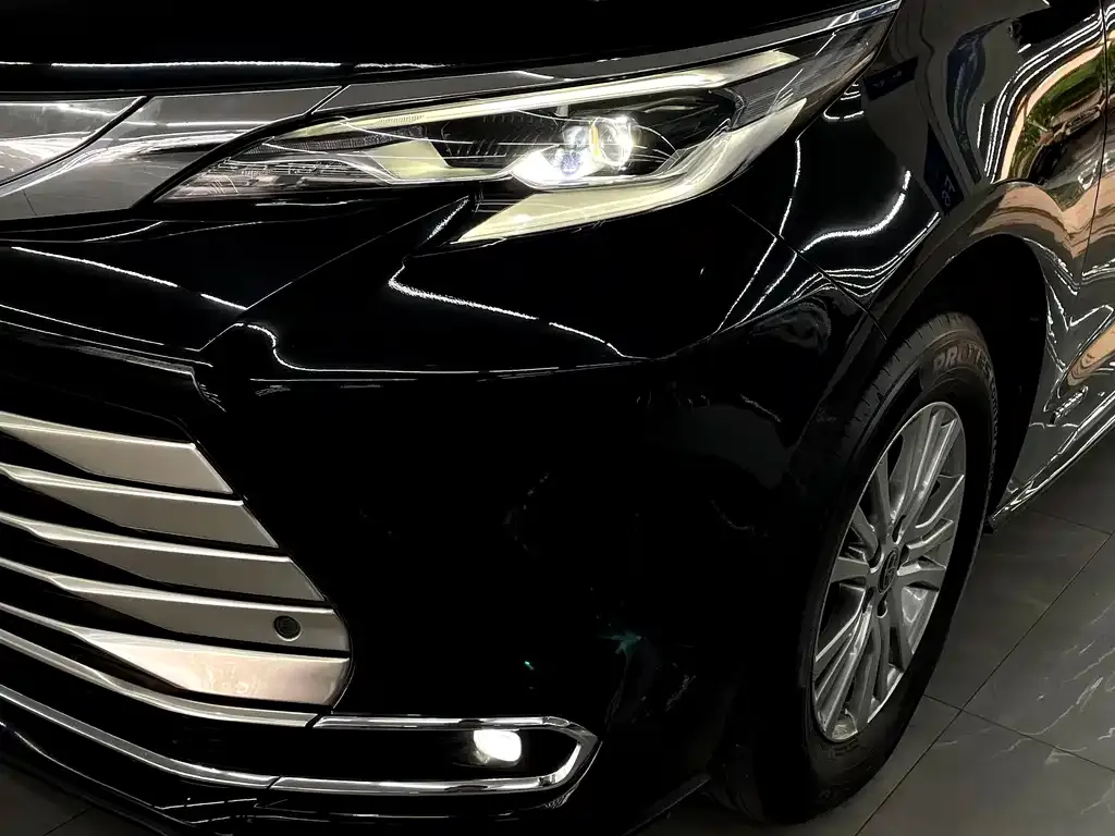 Toyota Sienna 2023 из CN, фото 5