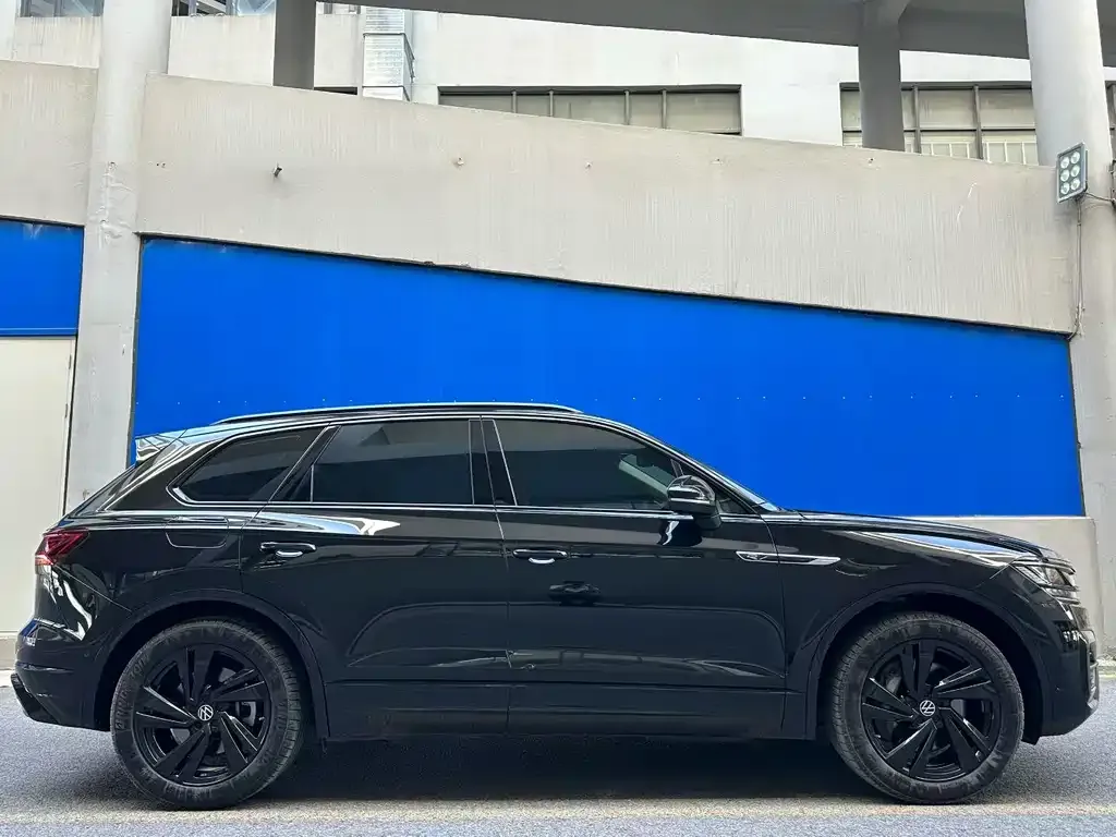 Volkswagen Touareg 2023 из CN, фото 3