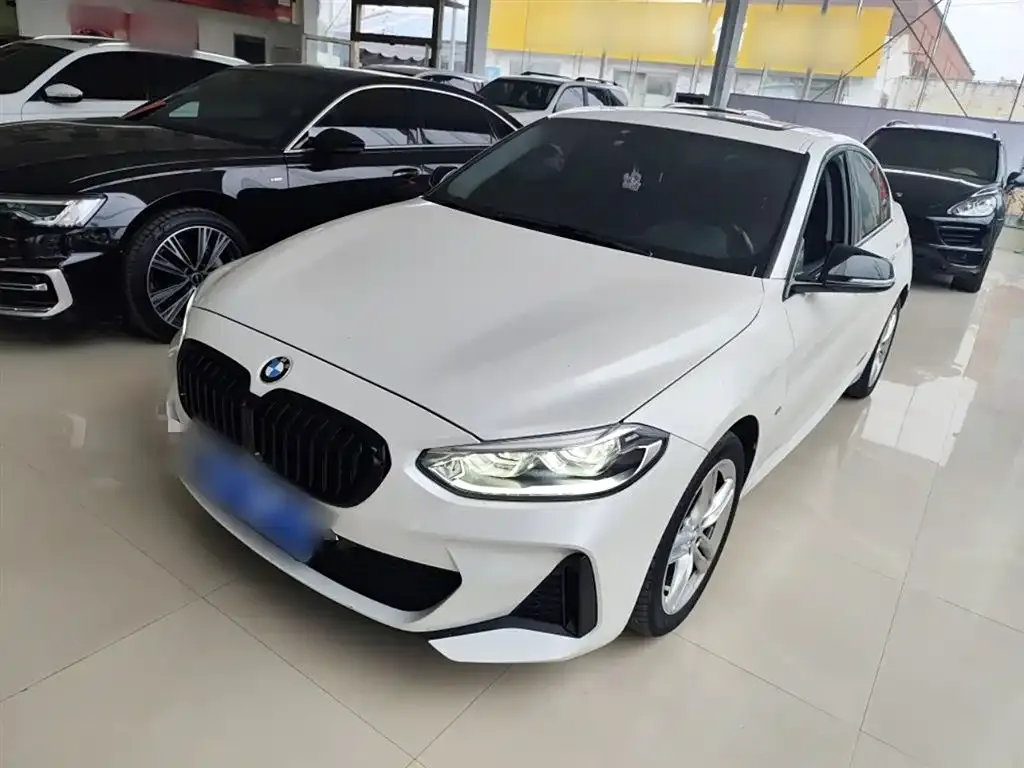 BMW 1 Series 2023 из CN, фото 2