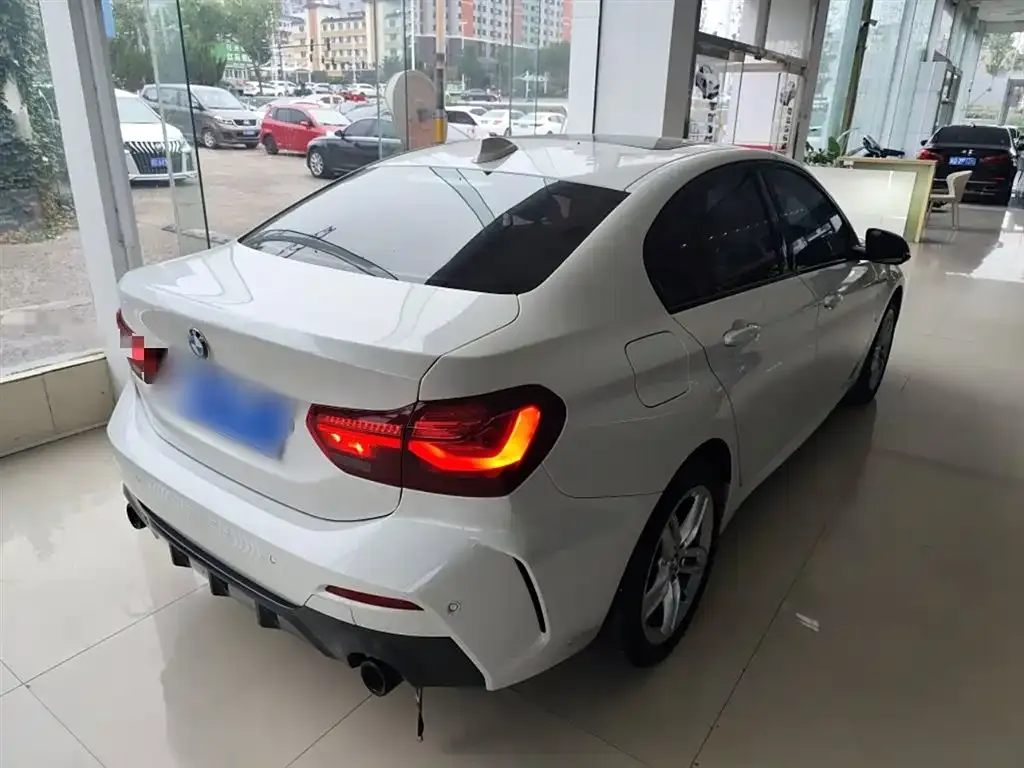 BMW 1 Series 2023 из CN, фото 7